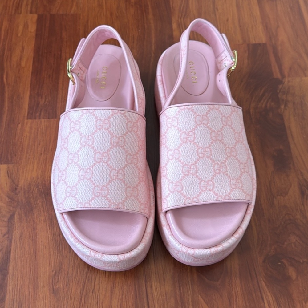 Gucci Pink Sandals - Picture 2 of 5